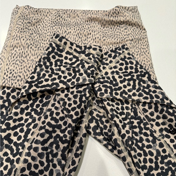 Lululemon Wunder Under Pant Dance Wide Waistband Leggings Skirt Cover size 4 - Picture 4 of 11